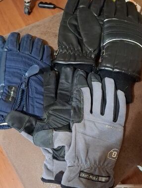Men's Grey and Black Grip Work Gloves - Lot Of 3